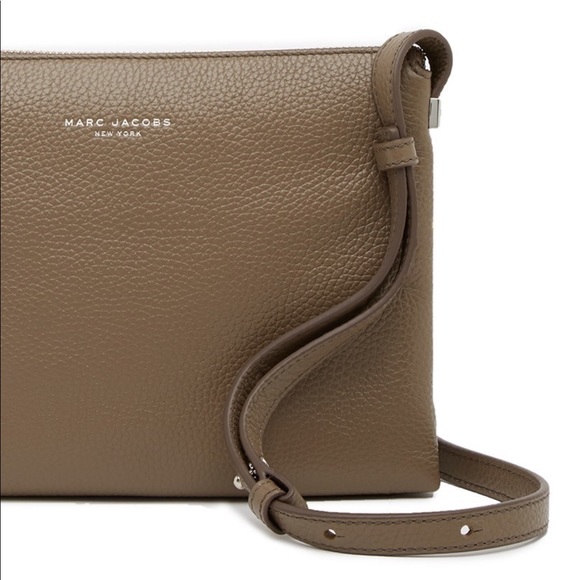 Marc Jacobs Handbags - Marc Jacobs Leather Crossbody Bag